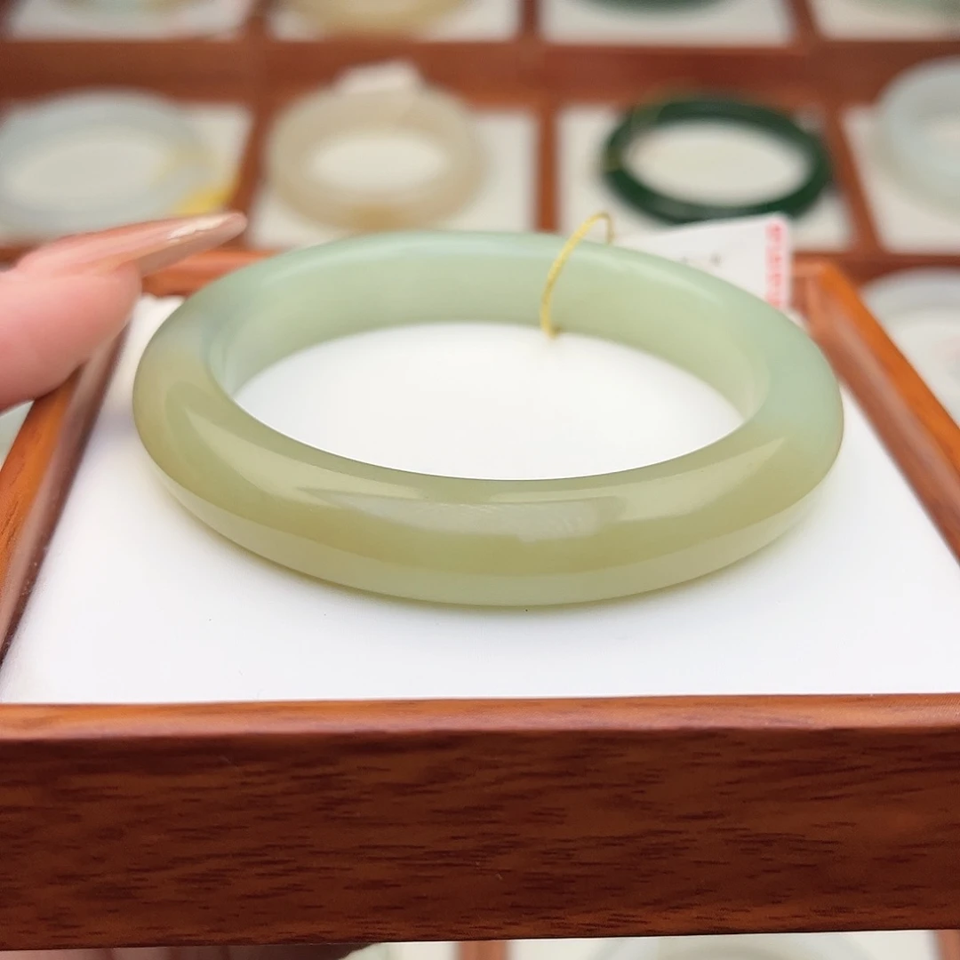 和田玉未镶嵌手镯57