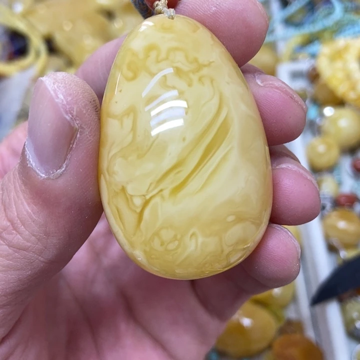 蜜蜡未镶嵌裸石吊坠