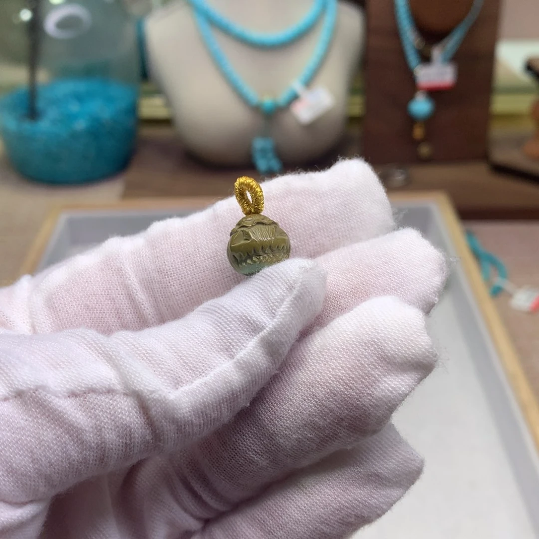 绿松石配饰未镶嵌