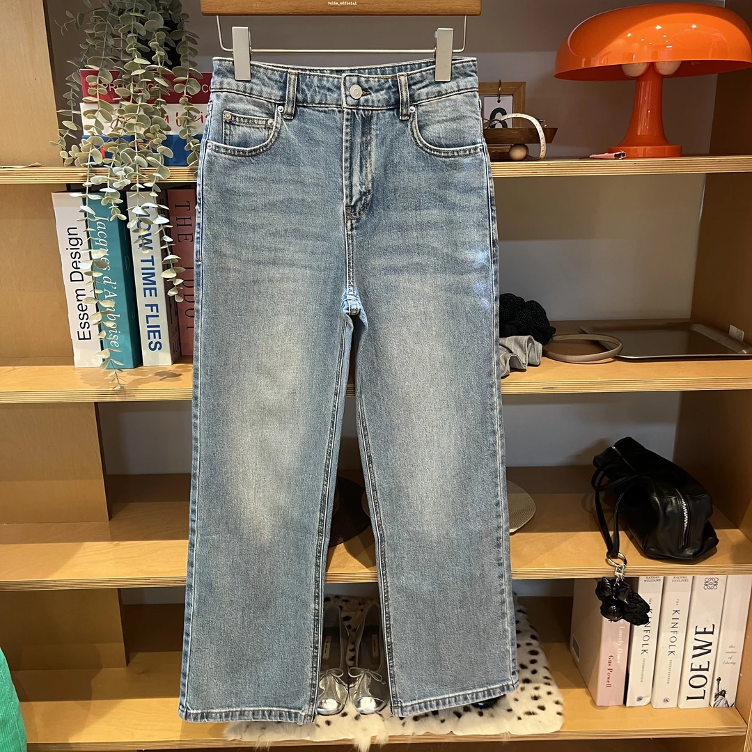 “淡水蓝”重工窄版直筒牛仔裤