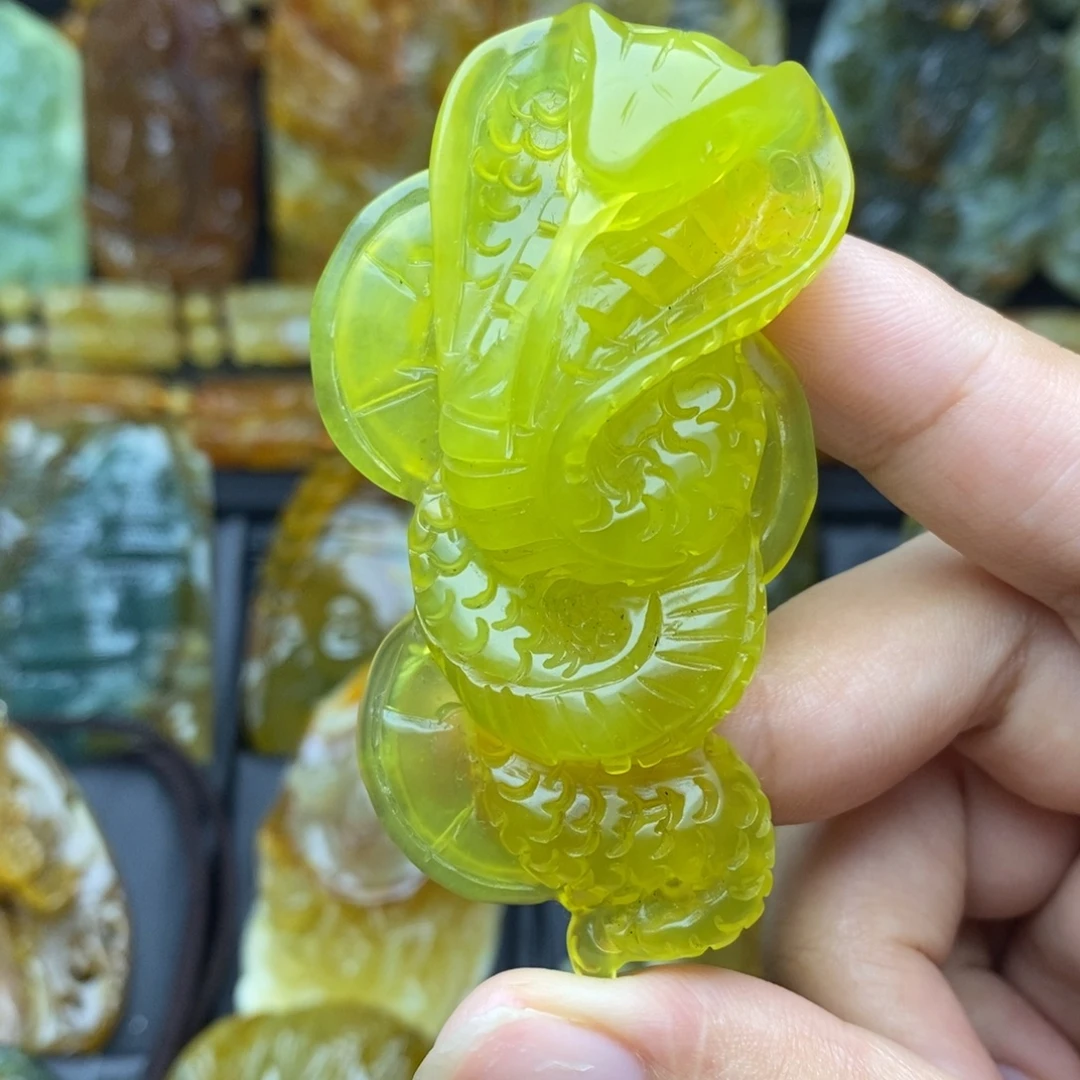 蛇纹石玉未镶嵌颈饰