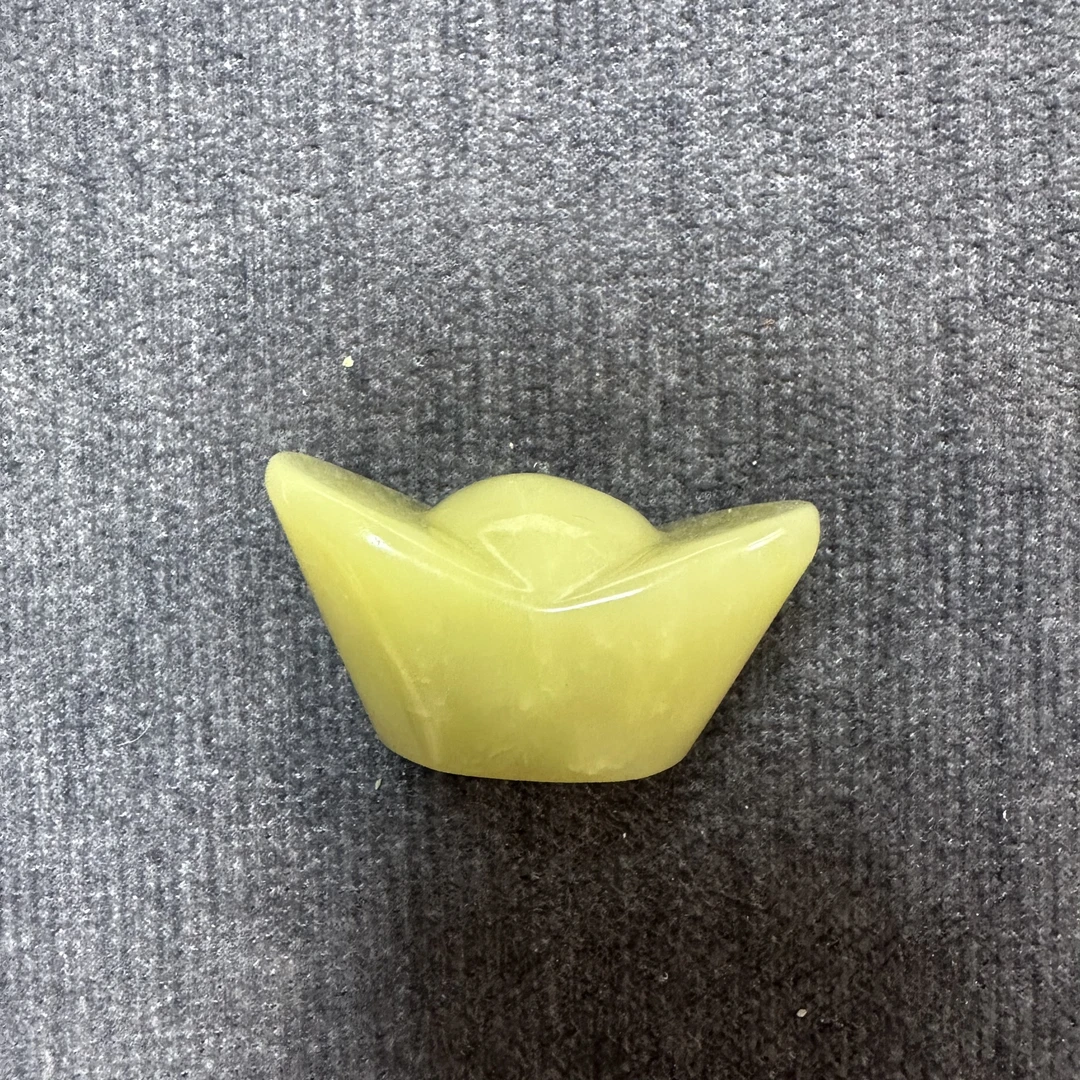 天然岫玉黄色元宝手把件小摆件时尚小茶摆岫岩玉手工打磨