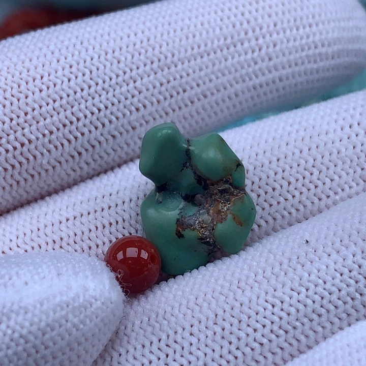 南红玛瑙未镶嵌珠宝奇石
