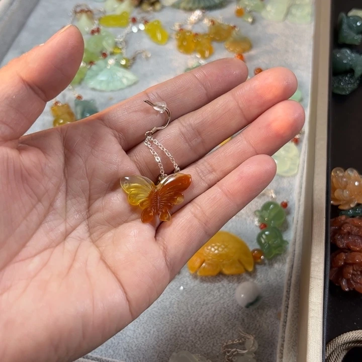 蛇纹石玉耳饰未镶嵌哈***_