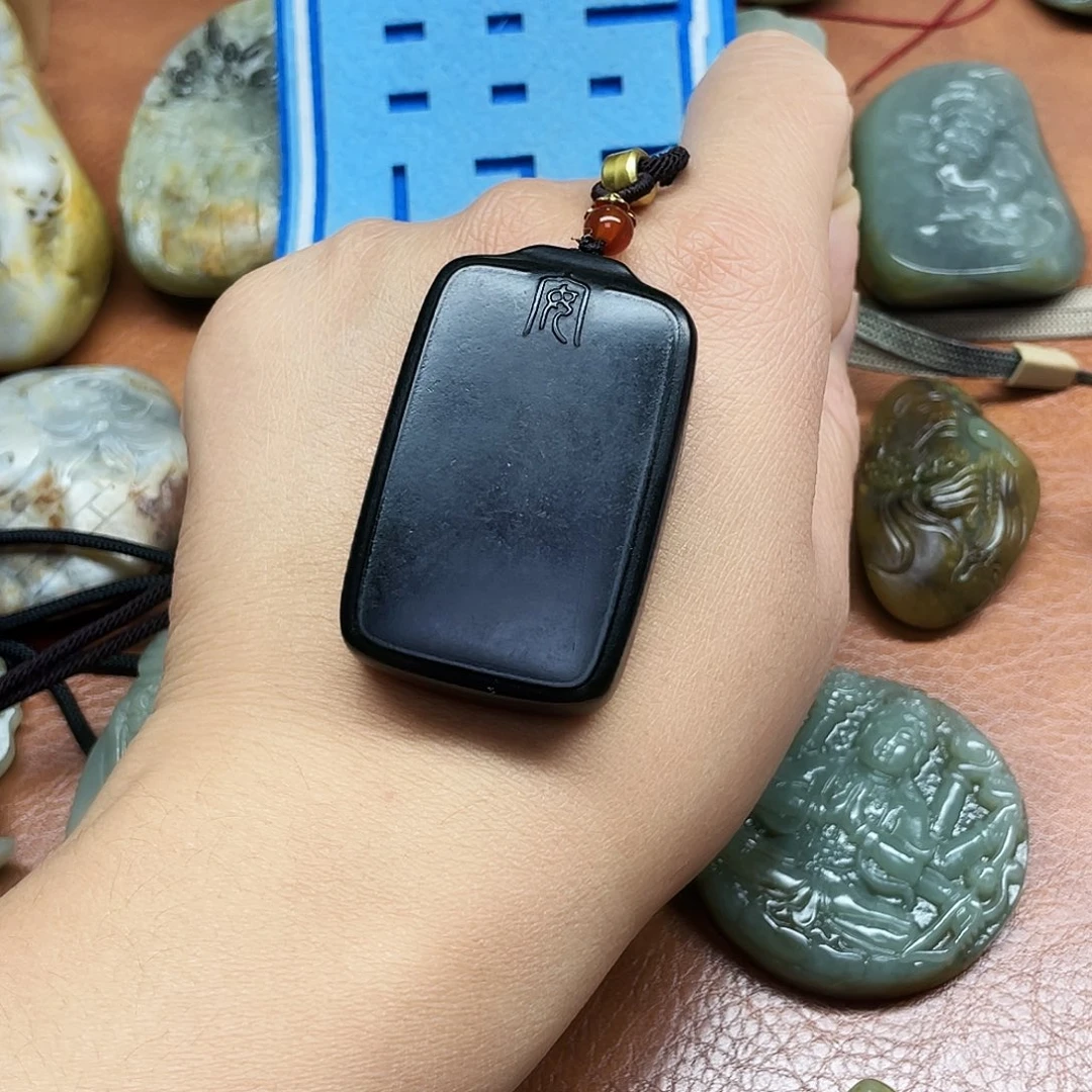 颈饰未镶嵌和田玉