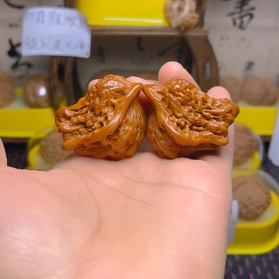 文玩核桃吊坠富贵鸟