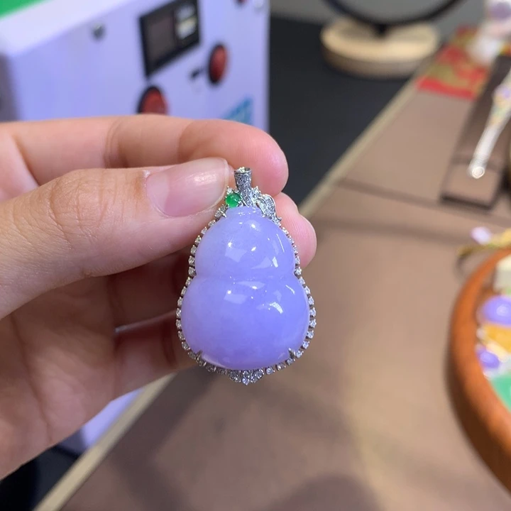 颈饰18K金镶嵌翡翠翡翠