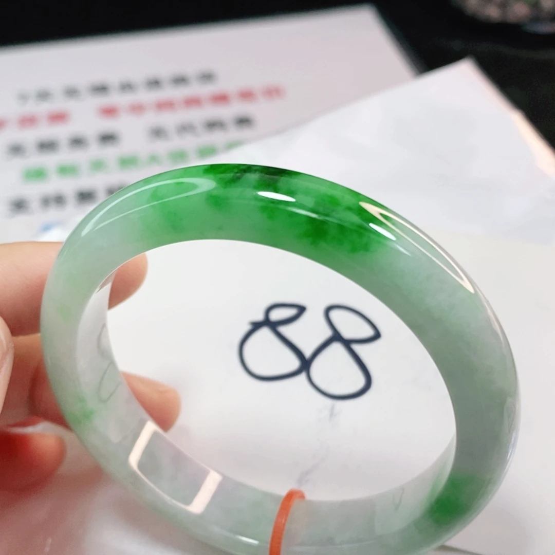 翡翠手镯未镶嵌57.6圈口