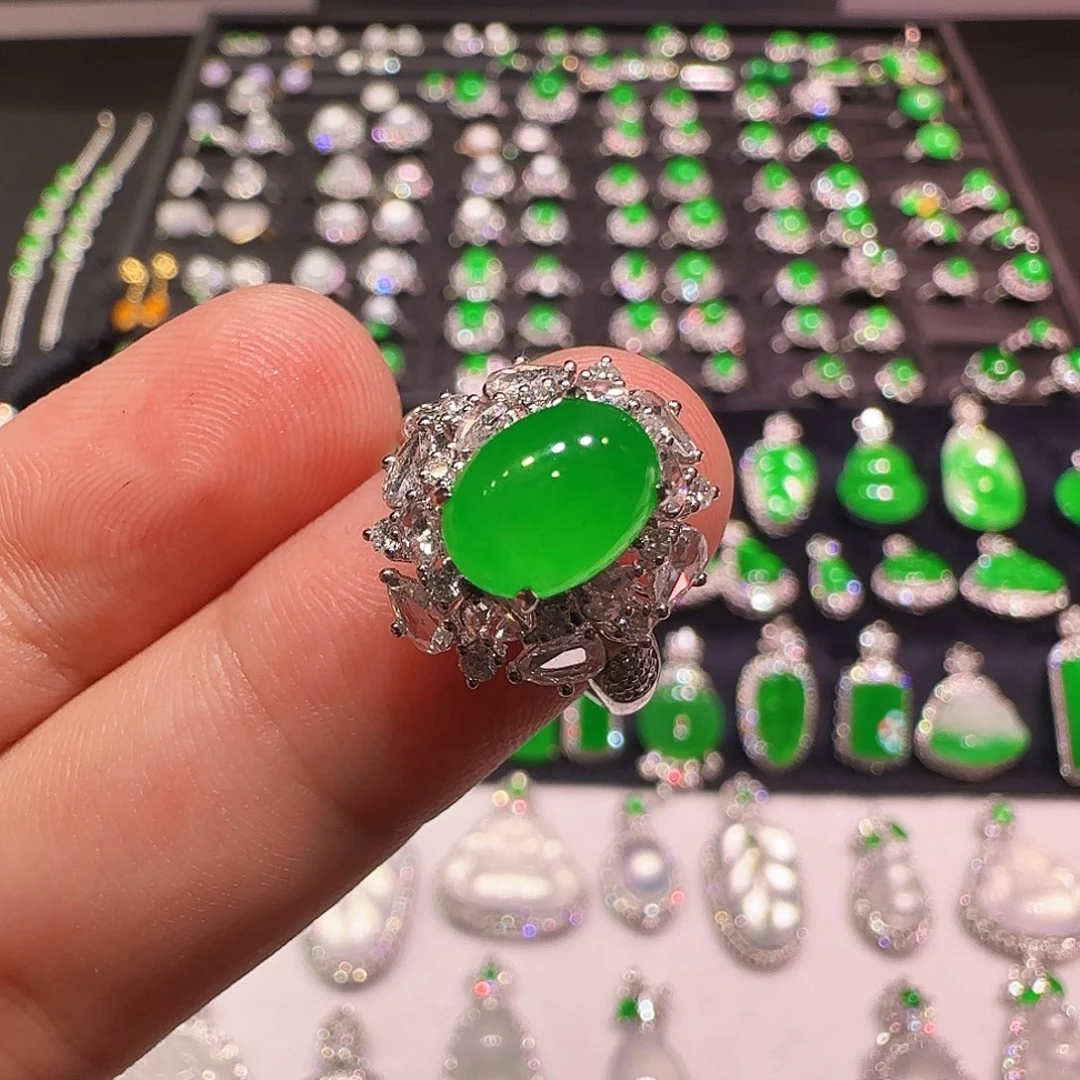 翡翠18K金镶嵌戒指戒指