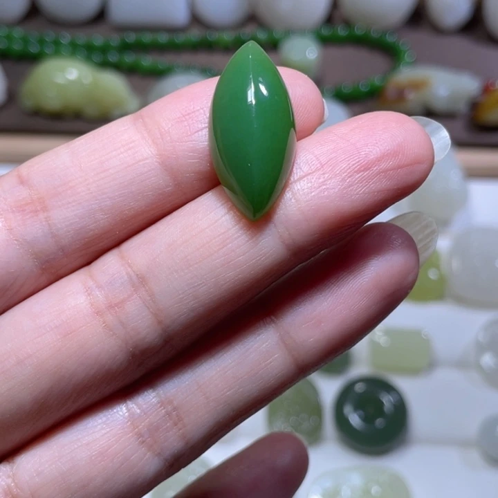 和田玉（碧玉）未镶嵌颈饰