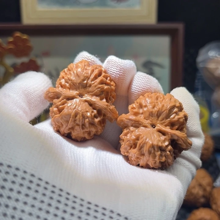 文玩核桃吊坠金腚元宝