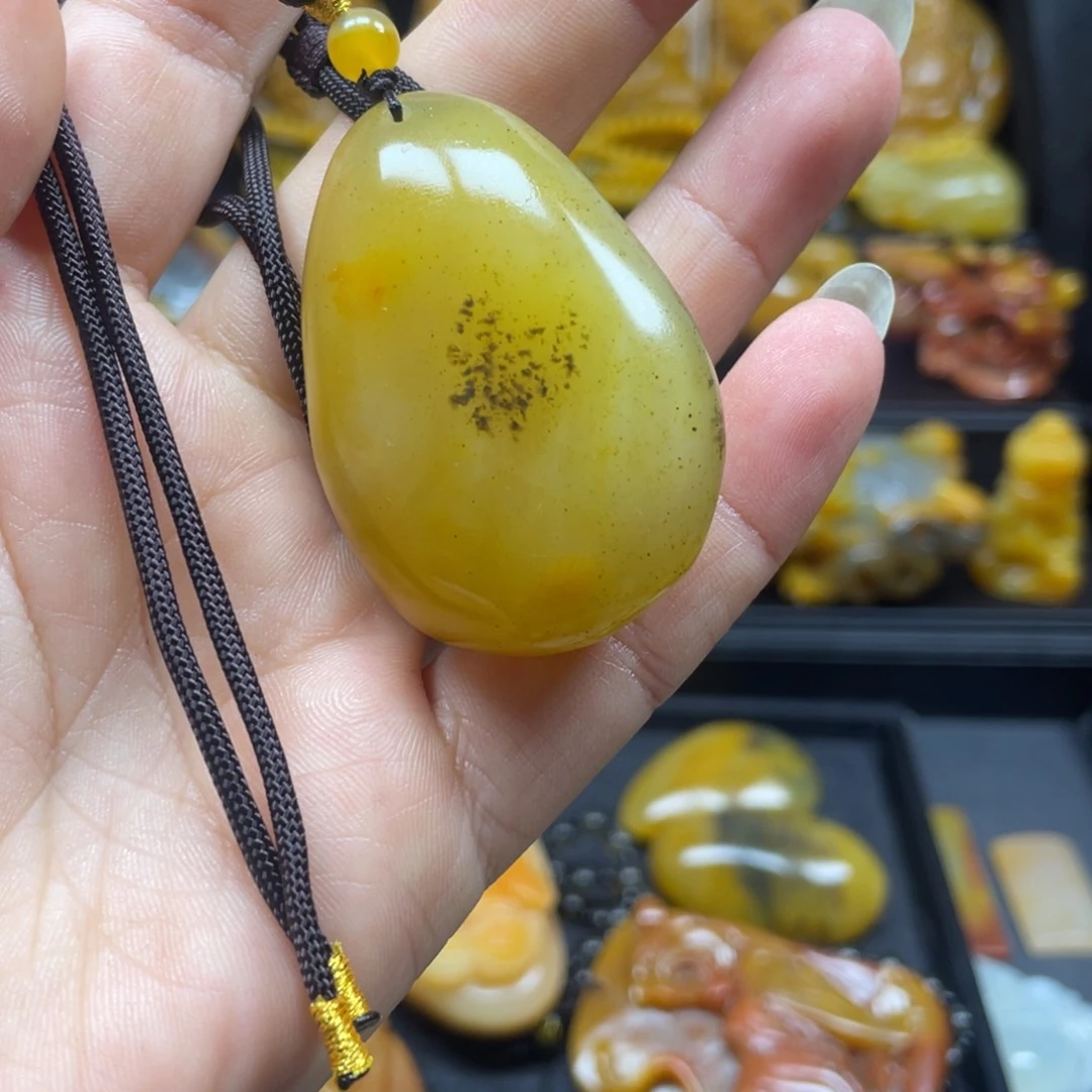 石英质玉（黄龙玉）未镶嵌吊坠(不含链)