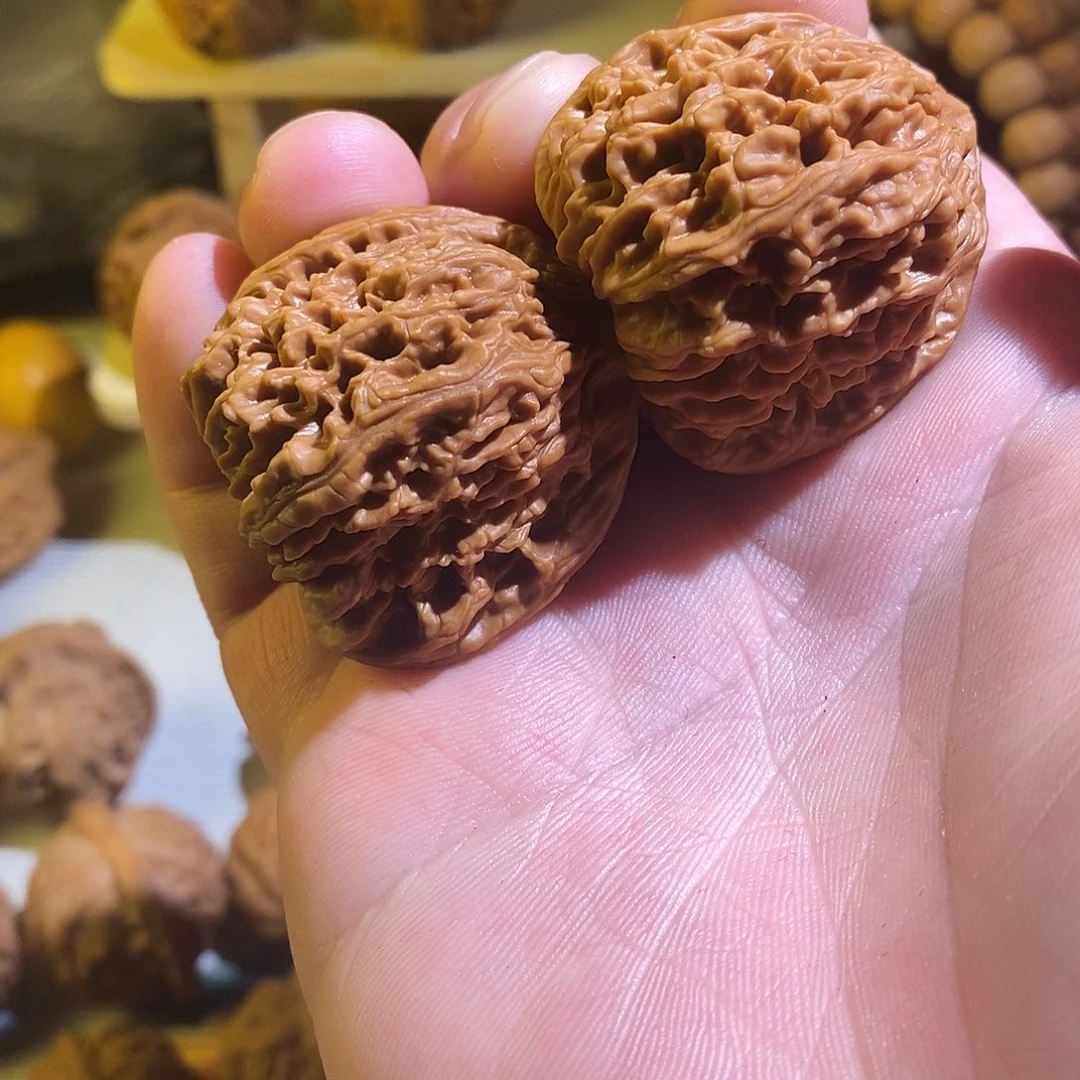 文玩核桃把件40尺寸南疆石