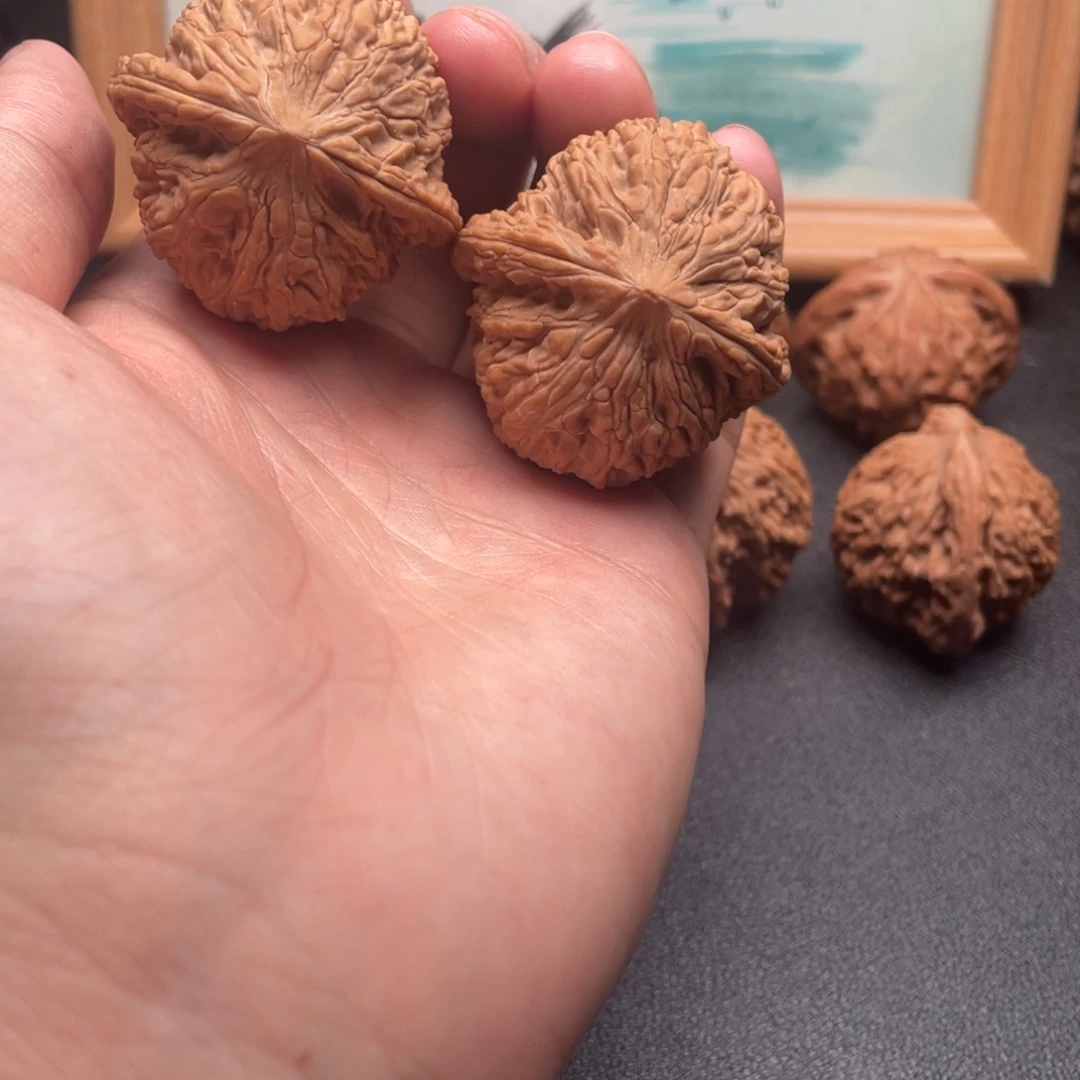 文玩核桃吊坠原桩绣球