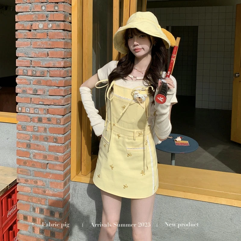 花漾茶町黄色 织物猪原创 古早辣妹一字肩上衣蝴蝶结刺绣背带裙