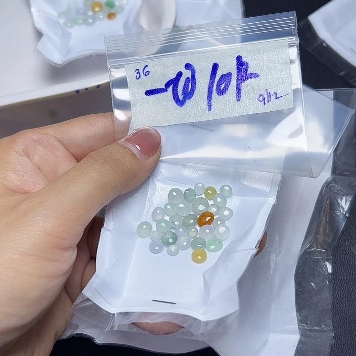 未镶嵌定制翡翠一**缘不