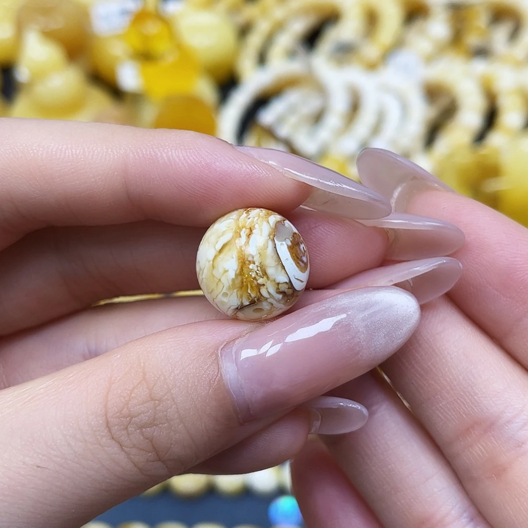 蜜蜡未镶嵌裸石圆珠14.6mm瑕