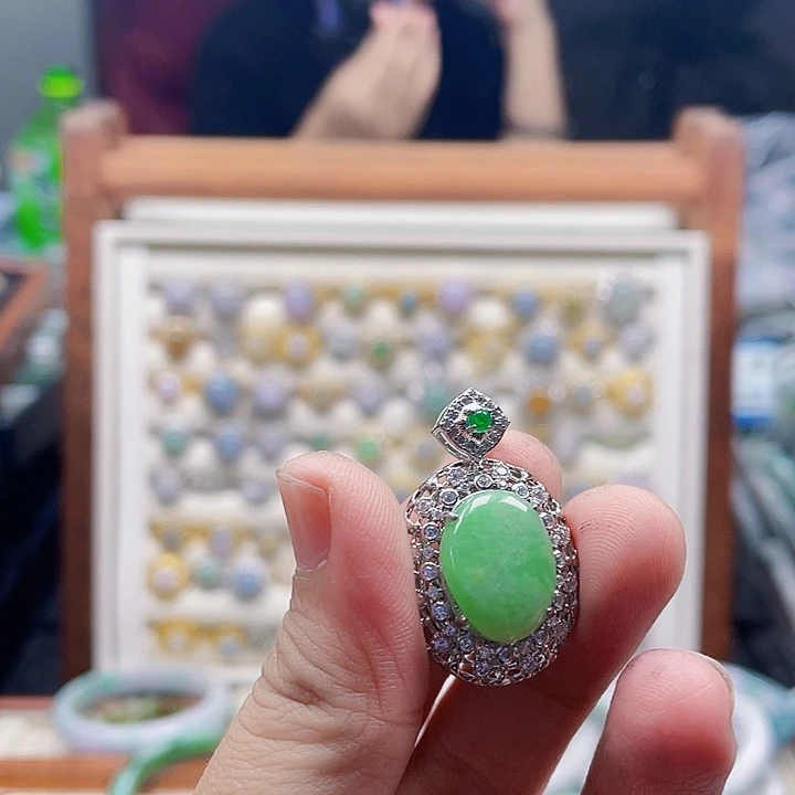 翡翠未镶嵌颈饰天然翡翠