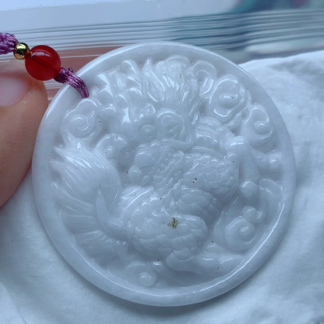 翡翠颈饰未镶嵌牌子