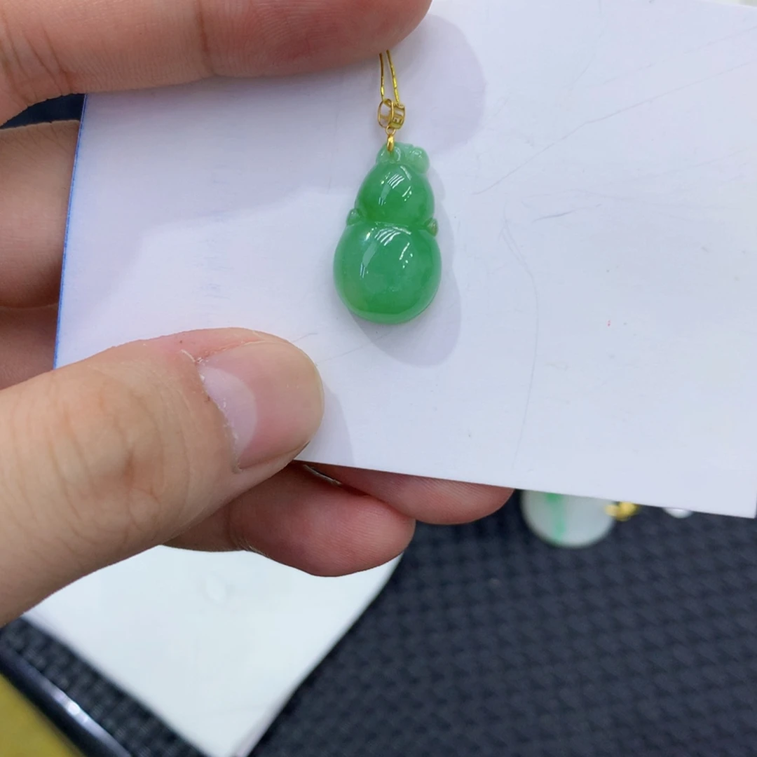 翡翠18K金镶嵌颈饰翡翠