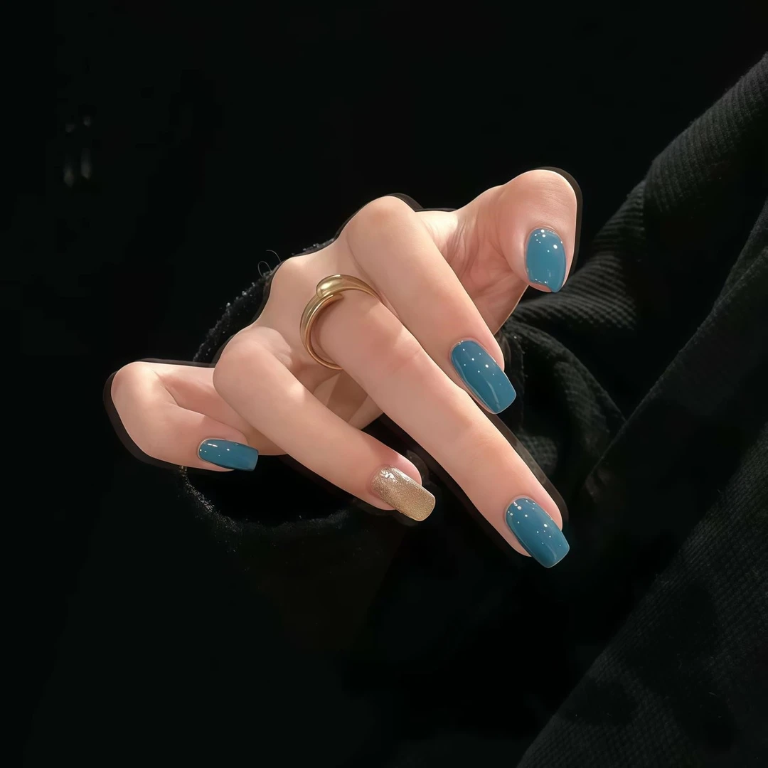 2025年新款蓝色爆闪金手工穿戴甲纯色老钱风气质指甲贴片显白可拆