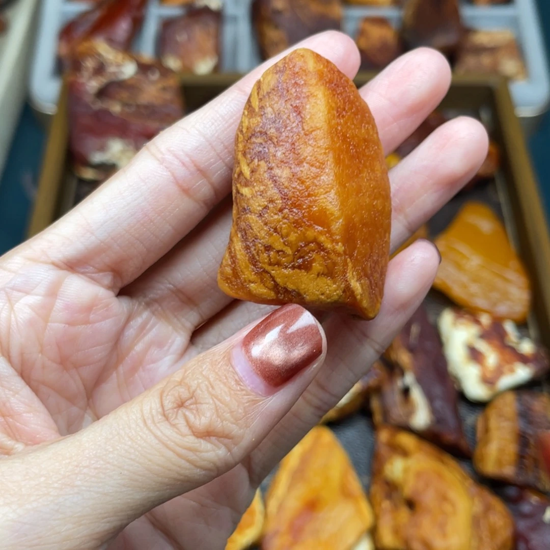 琥珀未镶嵌珠宝奇石