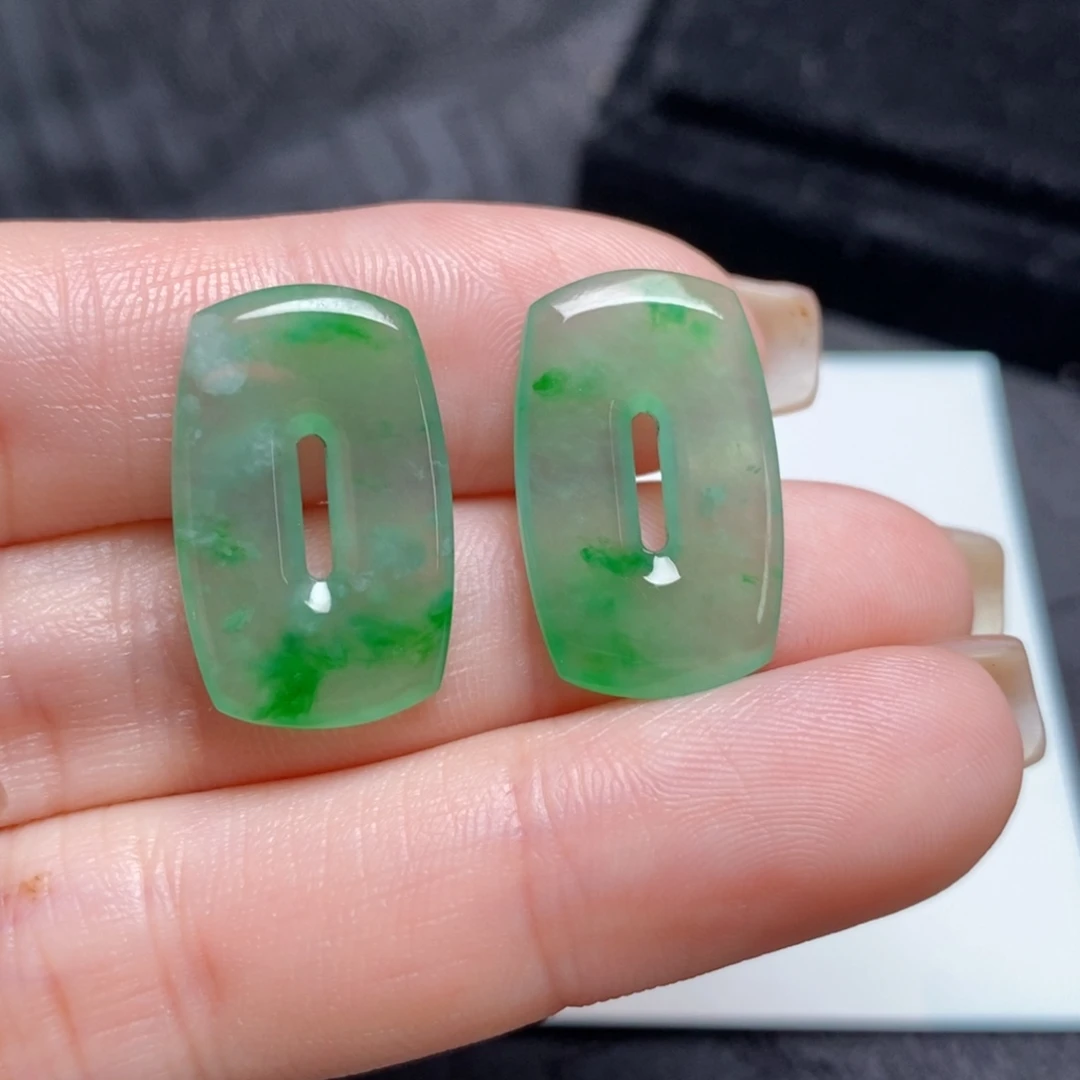 翡翠未镶嵌耳饰方糖
