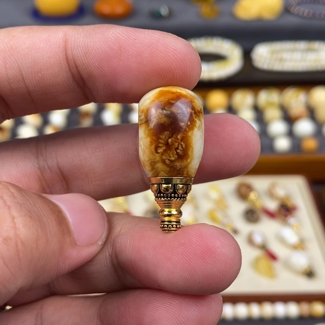 䲜***㙓裸石蜜蜡未镶嵌配饰三通