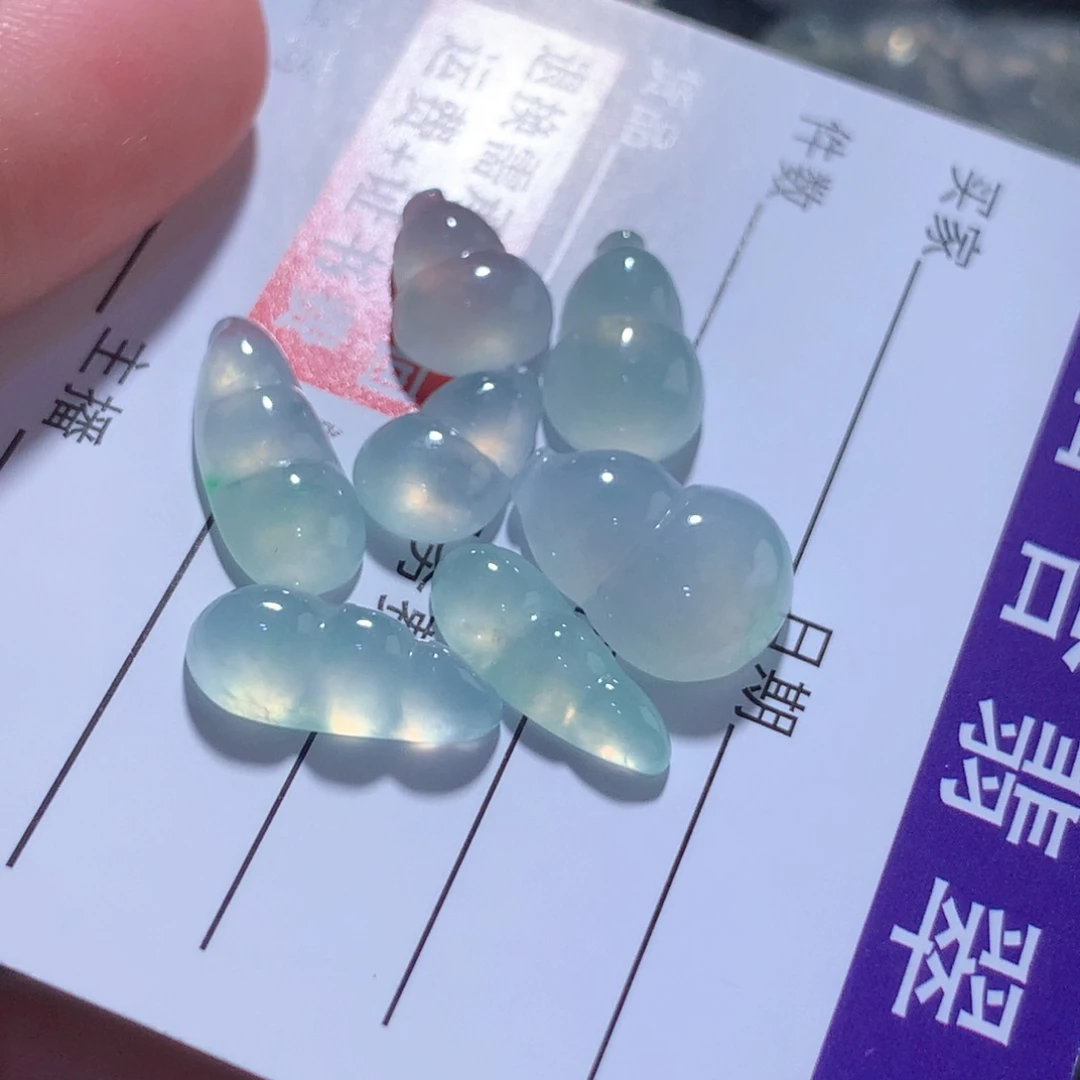 翡翠未镶嵌颈饰缅甸