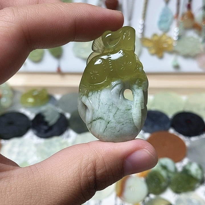 合金蛇纹石玉颈饰