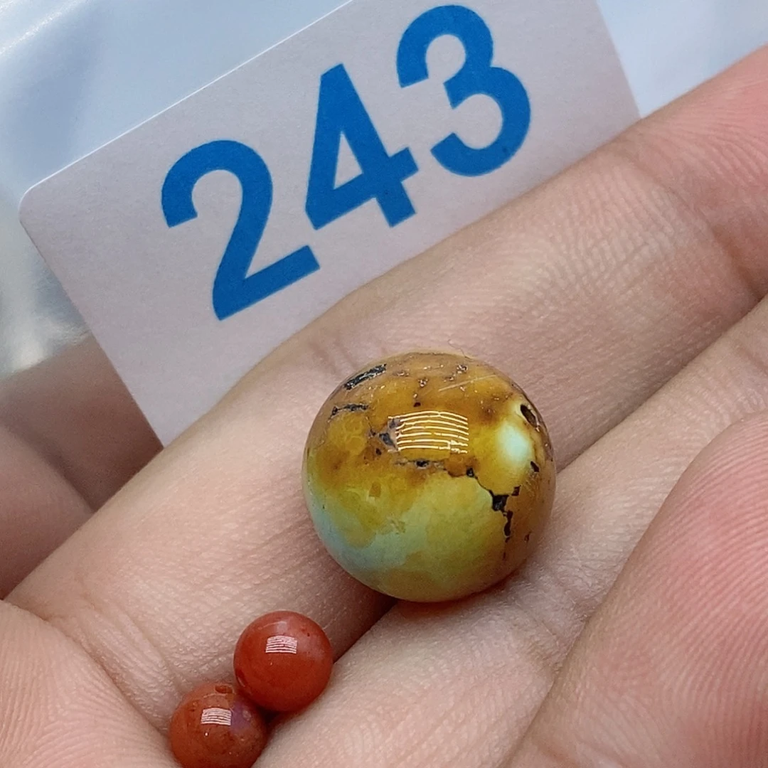 南红玛瑙未镶嵌珠宝奇石