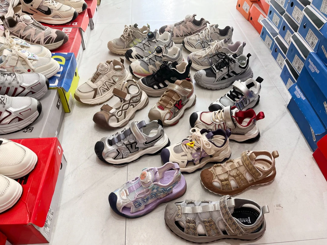 男女童鞋夏季儿童透气网面运动鞋中大童中小童软底耐磨休闲跑步鞋