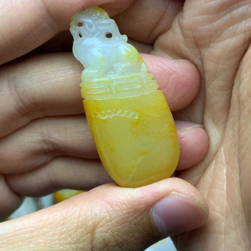 【闪购商品】颈饰未镶嵌和田玉