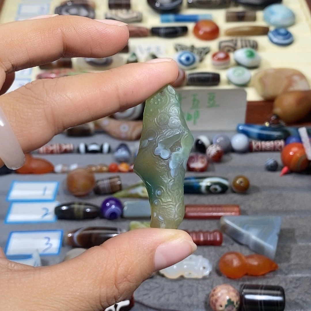 行***知玛瑙/玉髓合金颈饰