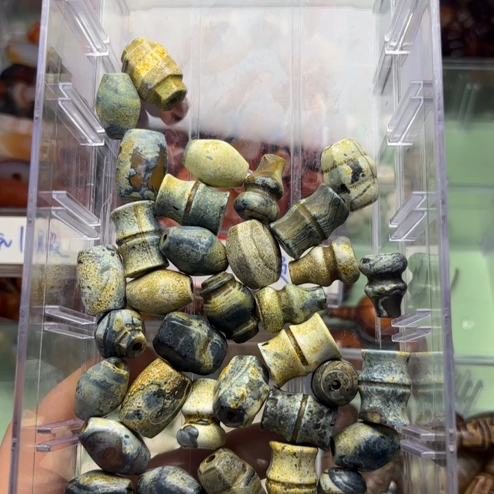 玻璃颈饰漂亮小瑙瑙