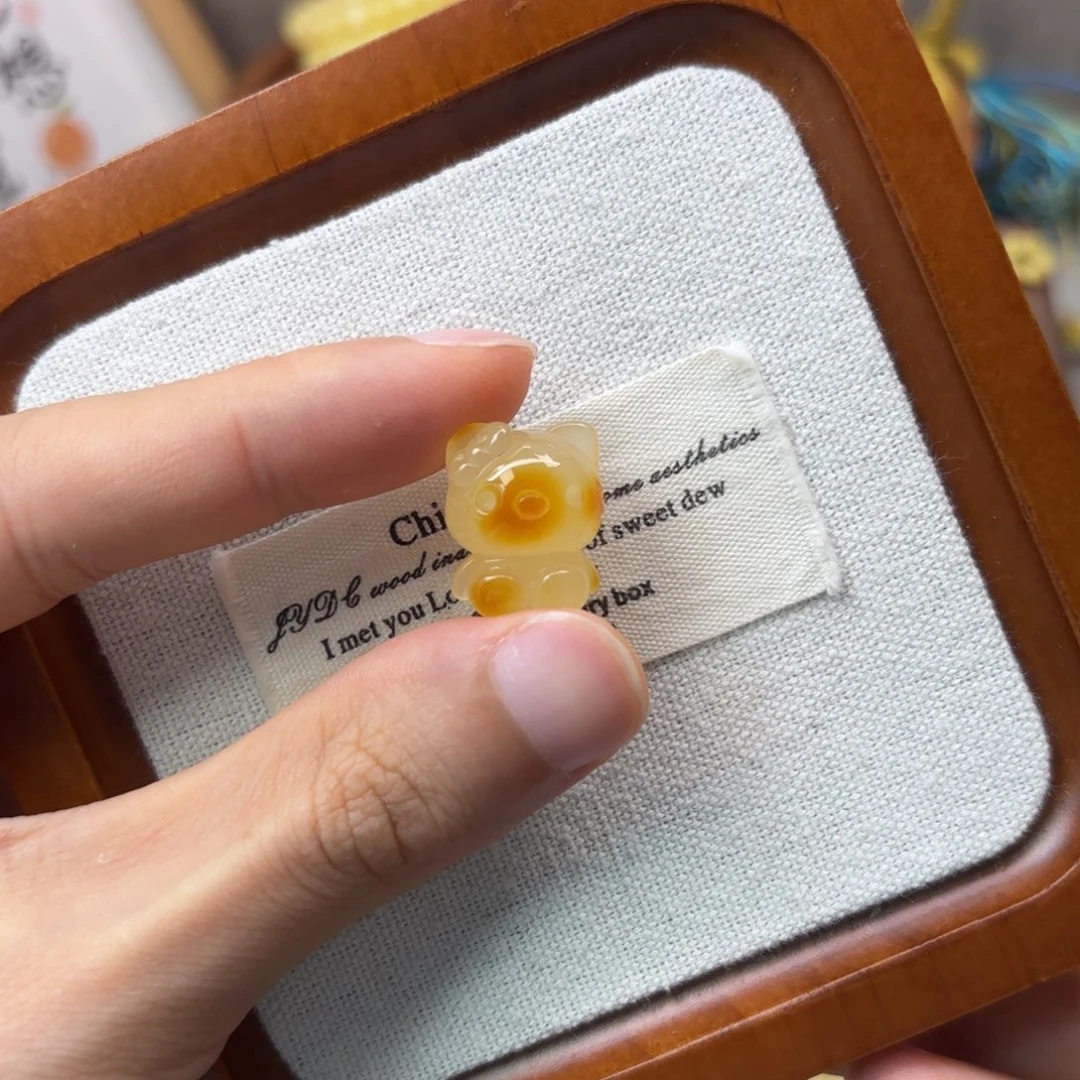 未镶嵌琥珀裸石猫咪