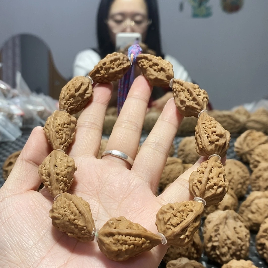 桃核吊坠    麒麟角