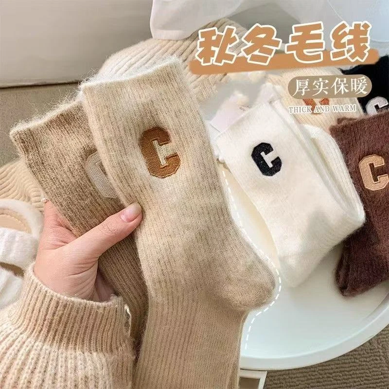 C字母刺绣女款中筒袜加厚毛绒堆堆潮流堆堆袜冬天必备长筒袜1106