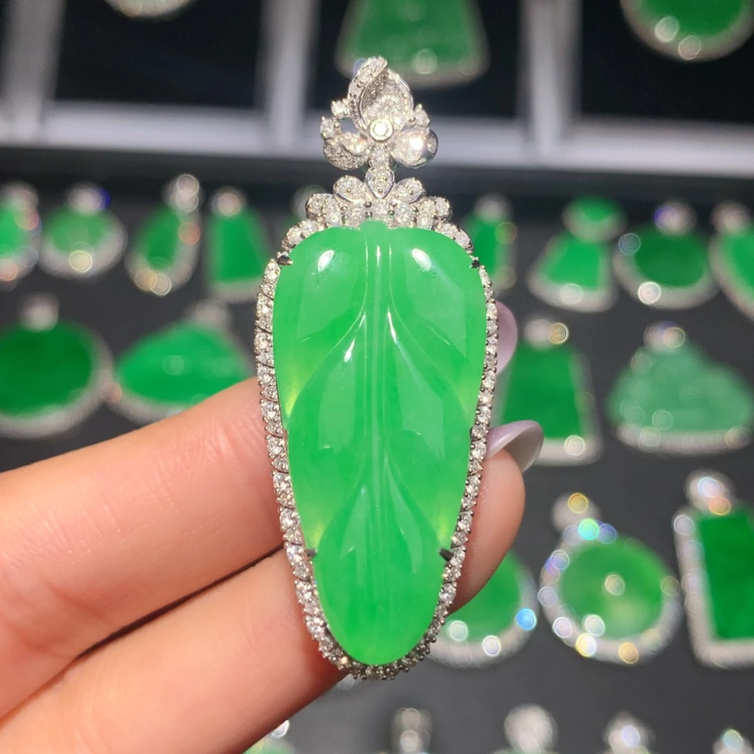 翡翠颈饰18K金镶嵌翡翠