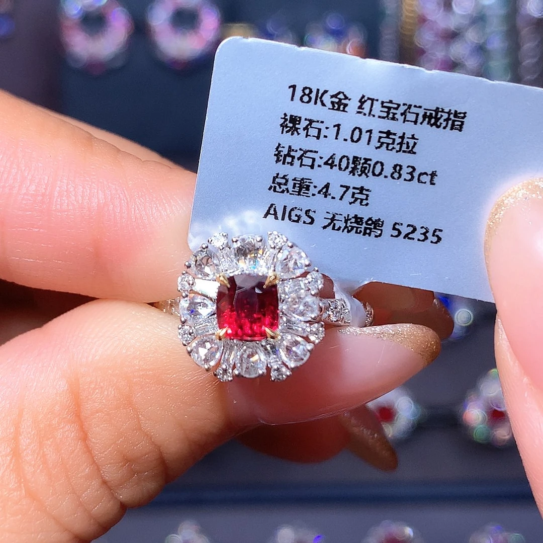 红宝石戒指18K金镶嵌