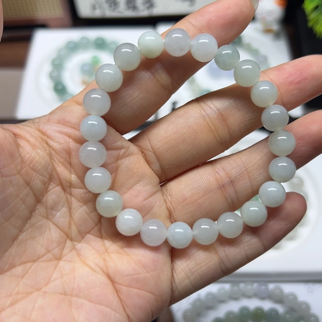 定制翡翠未镶嵌卡八手串