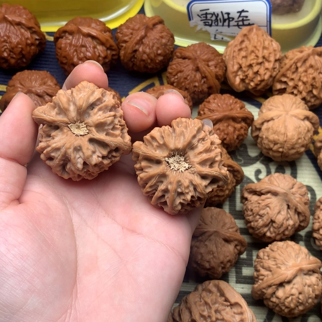 文玩核桃吊坠自*一龙门涧