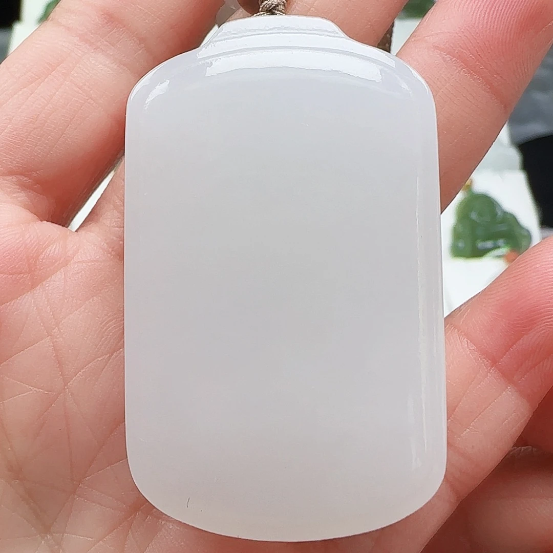 和田玉未镶嵌吊坠(赠链)