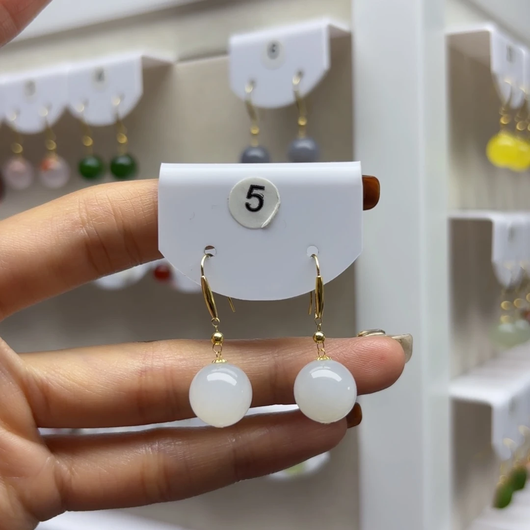 18K金镶嵌和田玉耳饰