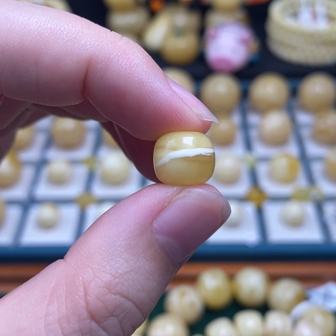 ༻***༺蜜蜡未镶嵌珠宝奇石