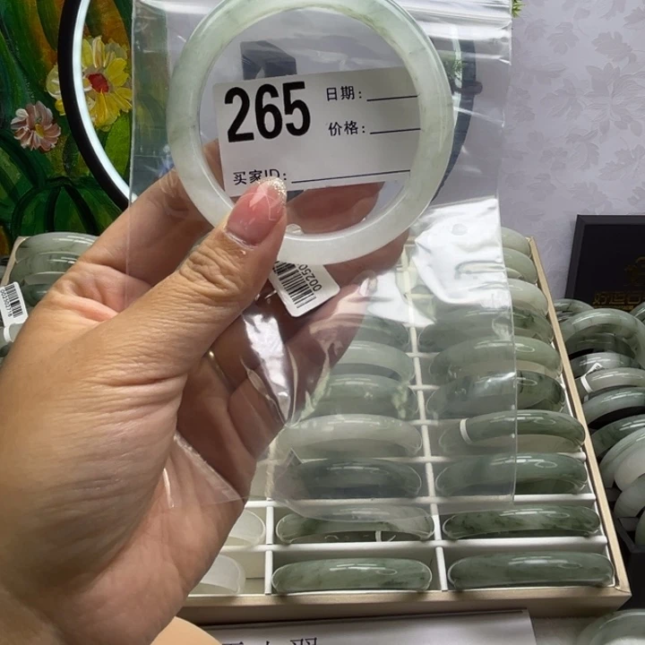石英质玉手镯未镶嵌265
