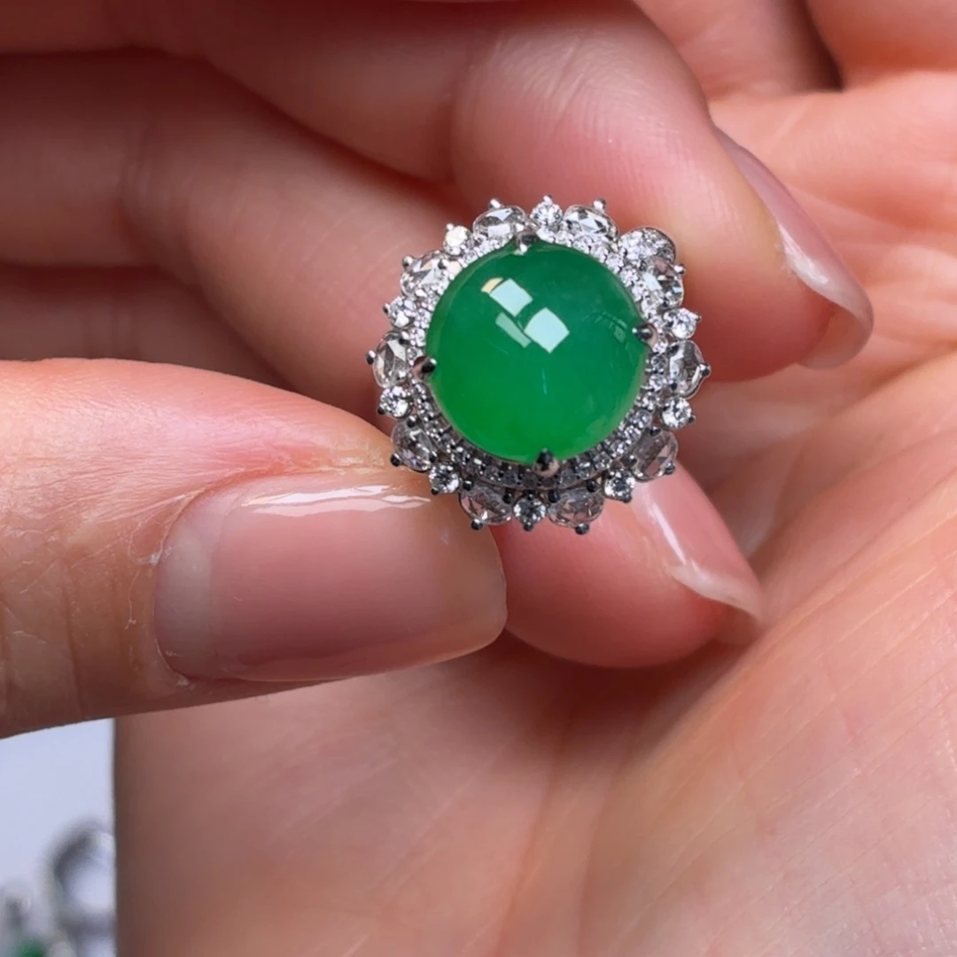 翡翠18K金镶嵌颈饰