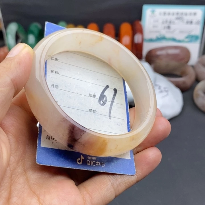 未镶嵌手镯石英质玉