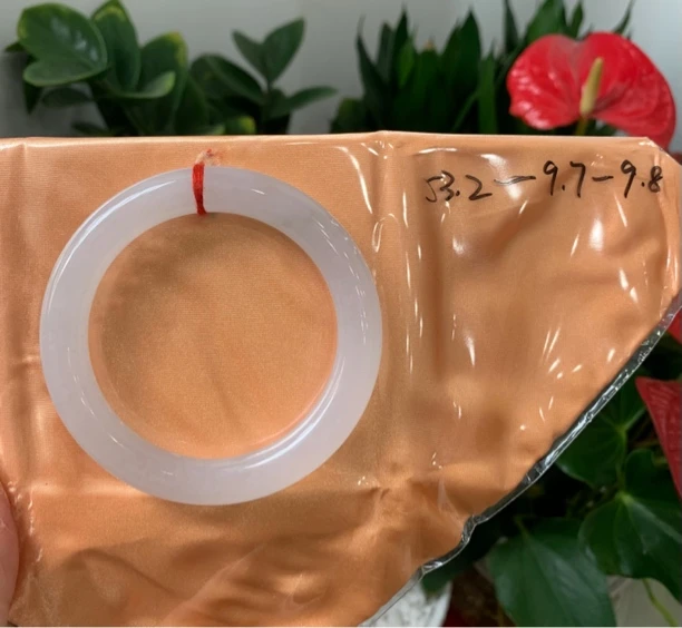 精美冰白月光手镯圆条