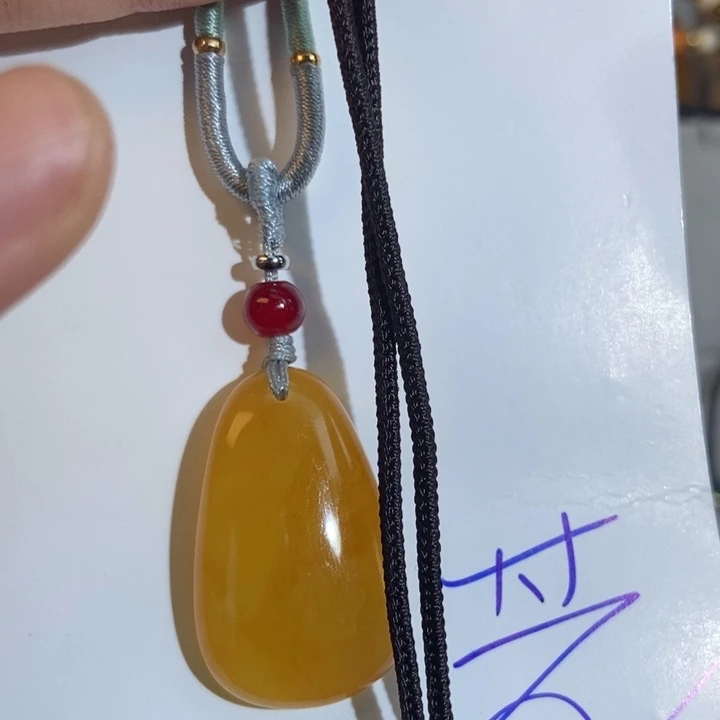 未镶嵌琥珀珠宝奇石